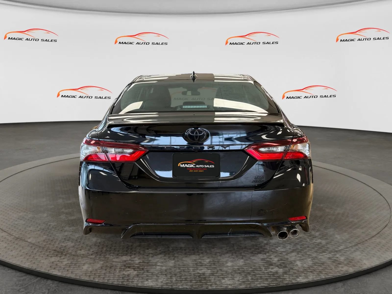 Used 2023 Toyota Camry SE w/ Blackout Package (TMS) AWD/4WD image 9
