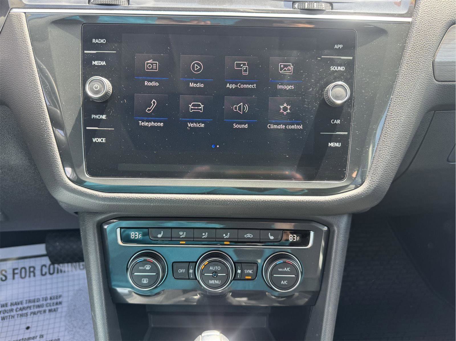 Used 2020 Volkswagen Tiguan SE w/ Panoramic Sunroof Package AWD/4WD image 25