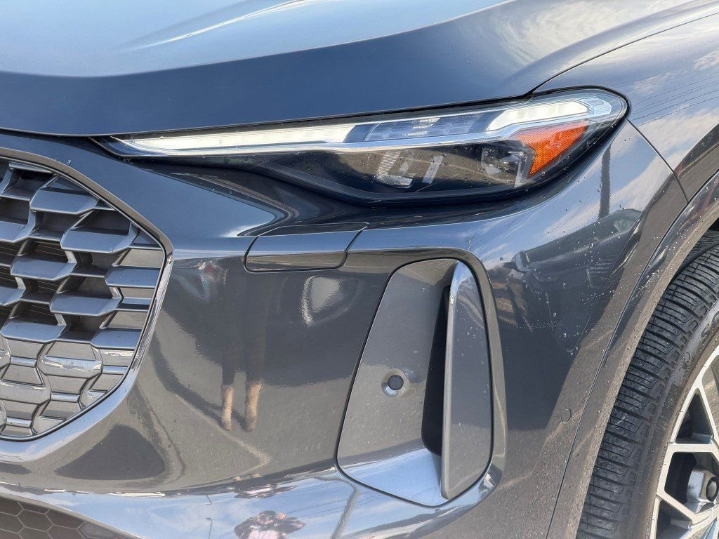 Certified 2025 Audi Q5 Premium Plus image 7