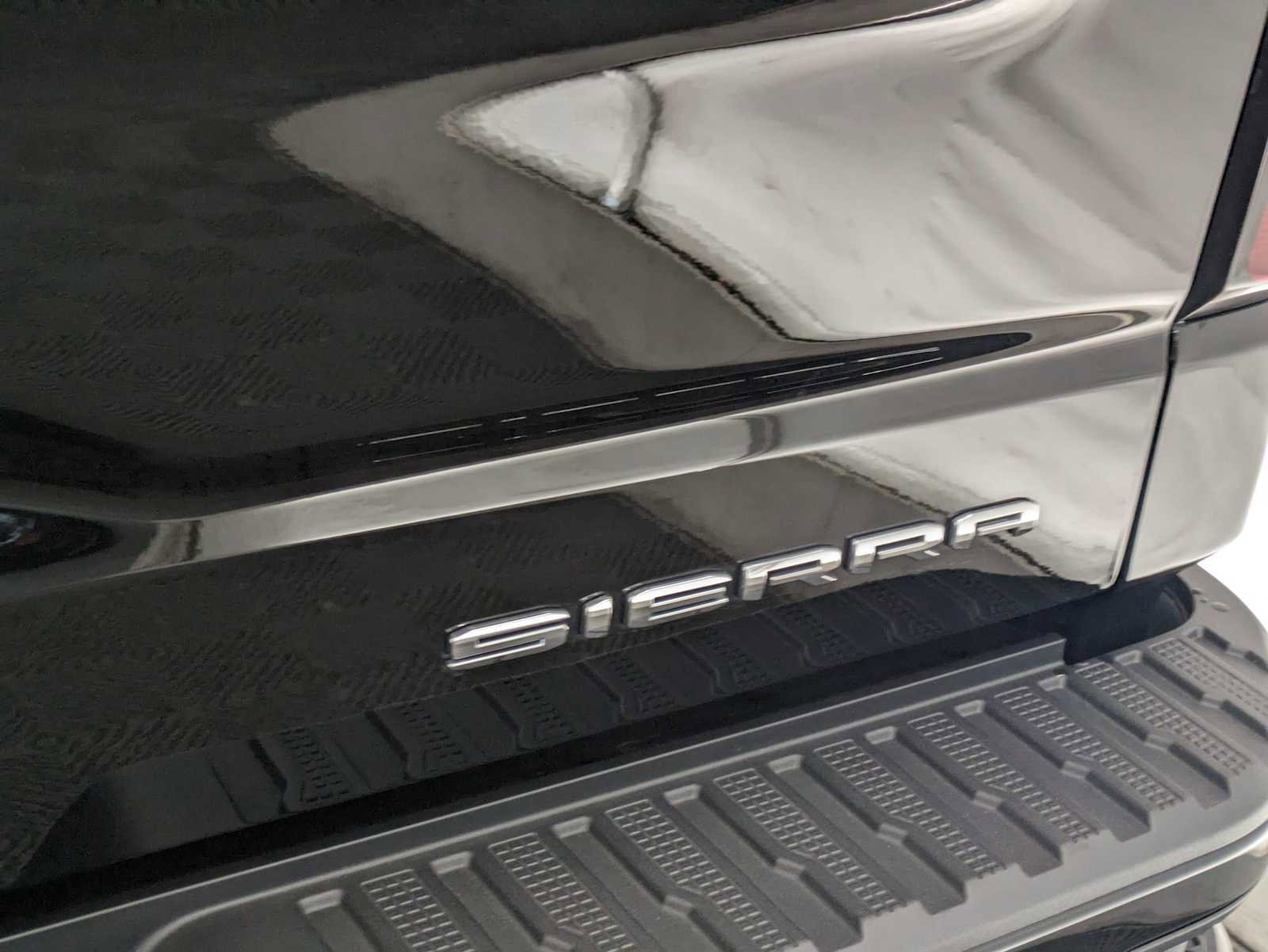 Used 2024 GMC Sierra 1500 Denali w/ Denali Reserve Package image 13