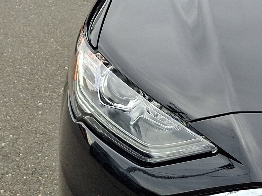 Used 2017 Ford Fusion SE FWD image 9