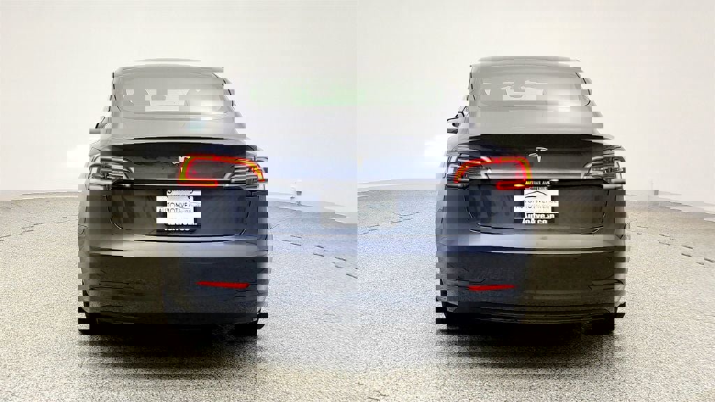 Used 2023 Tesla Model 3 Standard Range image 6