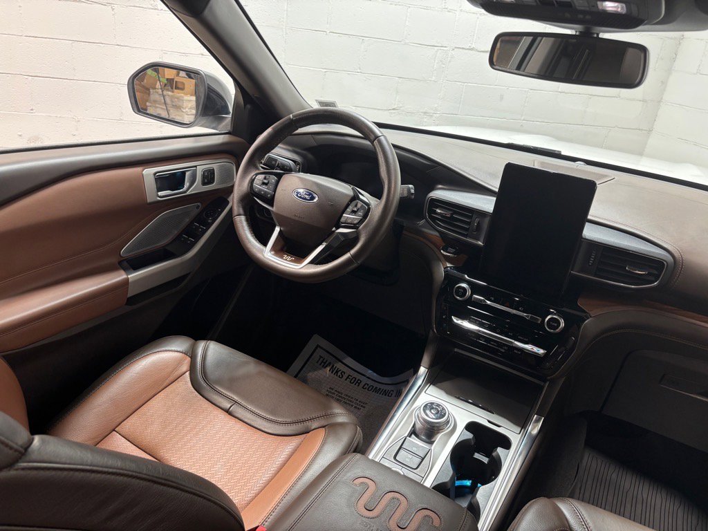 Used 2021 Ford Explorer King Ranch w/ Premium Technology Package image 34