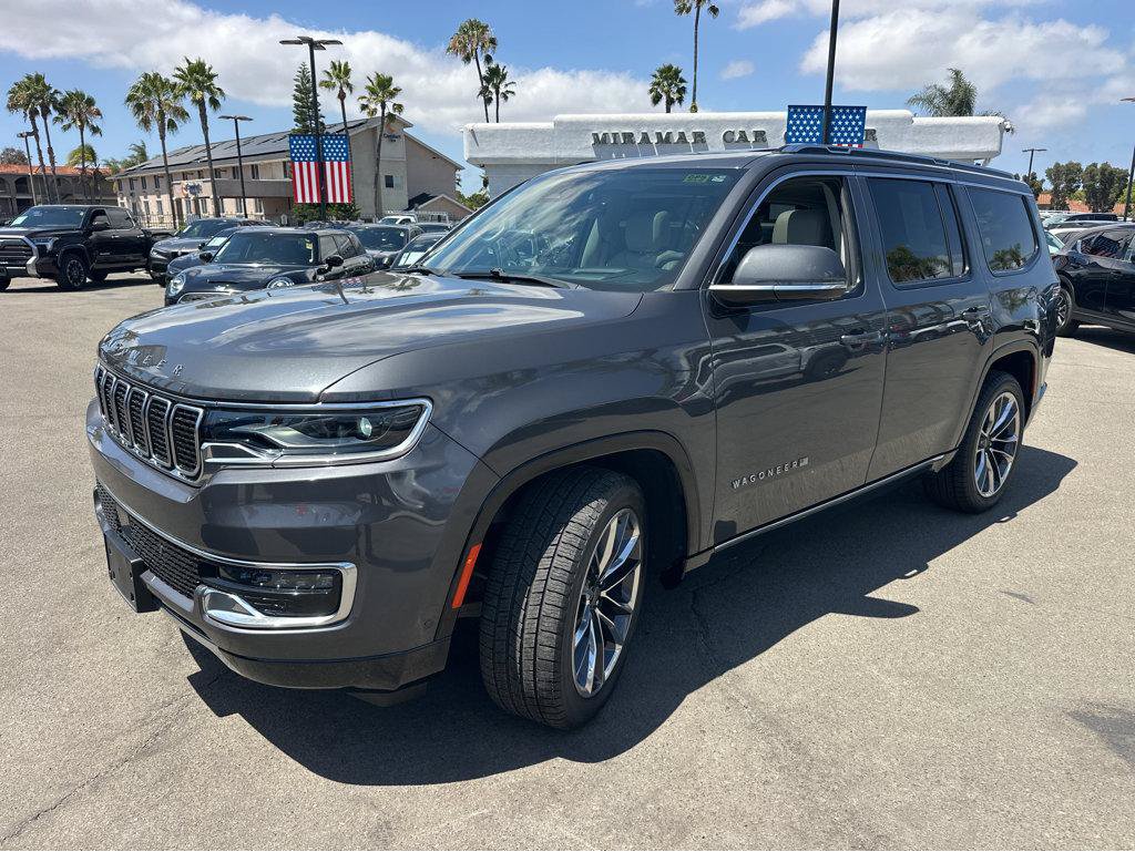 Used 2022 Jeep Wagoneer Series III w/ Premium Group I AWD/4WD image 11