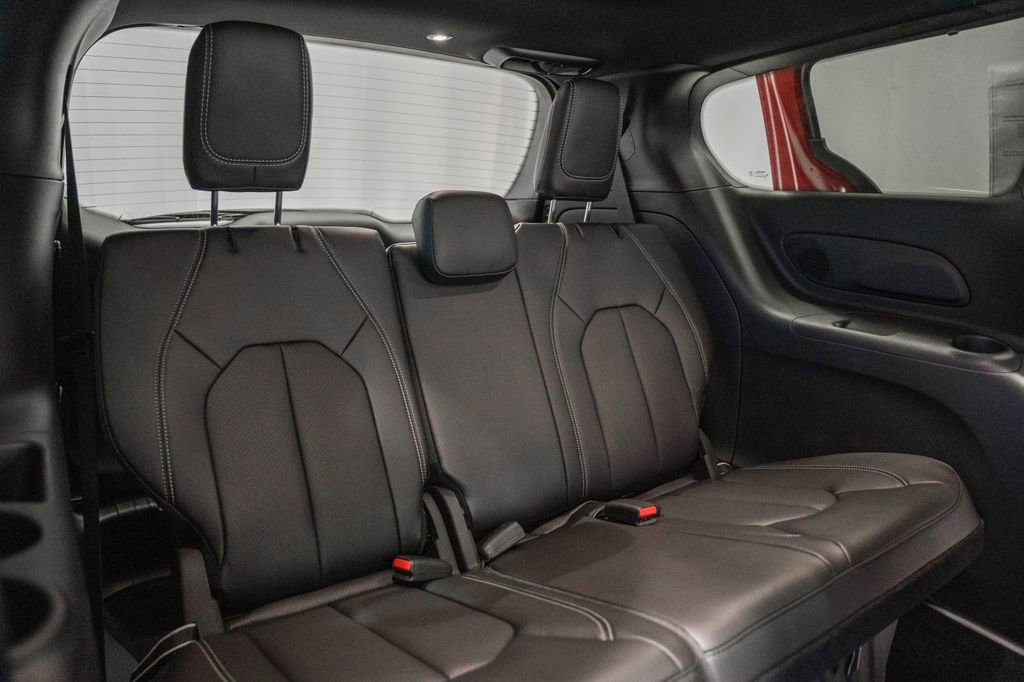 New 2026 Chrysler Pacifica Select image 29