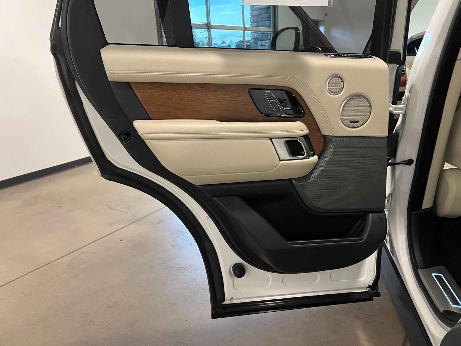 Used 2019 Land Rover Range Rover Supercharged AWD/4WD image 33