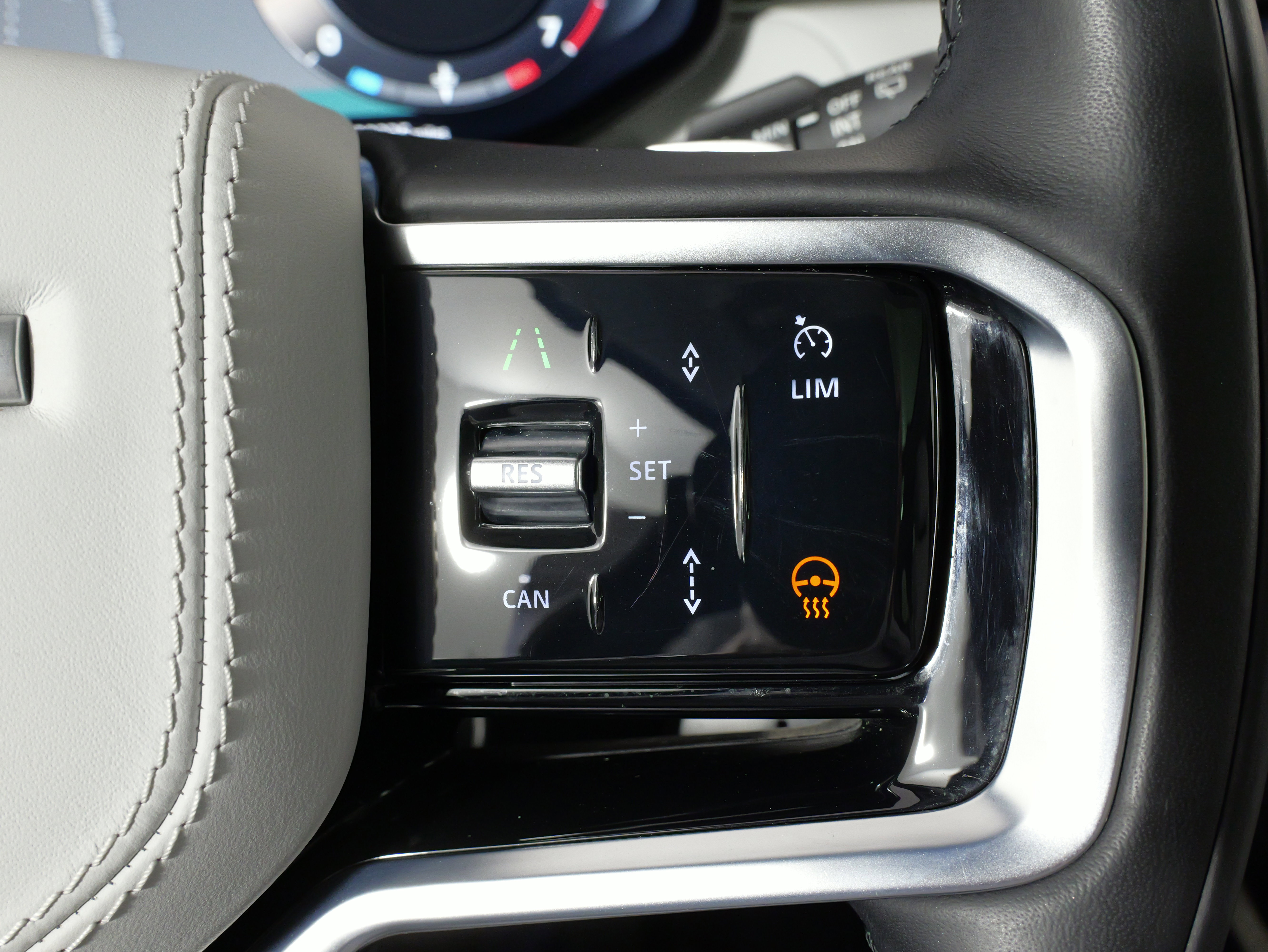 Used 2023 Land Rover Range Rover Sport SE image 45