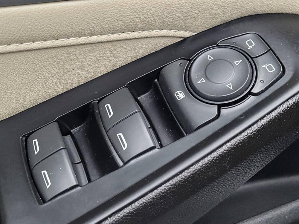 Used 2023 Chevrolet Traverse LS image 27