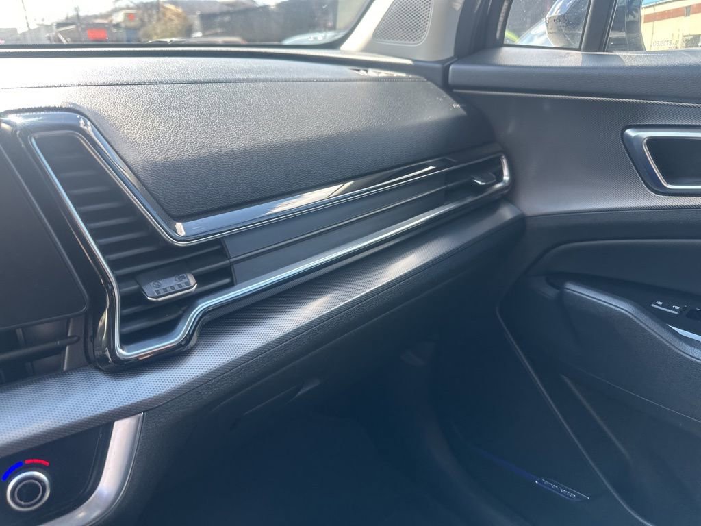 Used 2023 Kia Sportage SX image 21