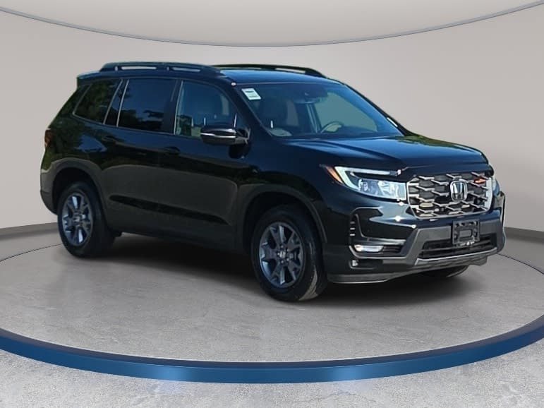 Used 2024 Honda Passport TrailSport image 3
