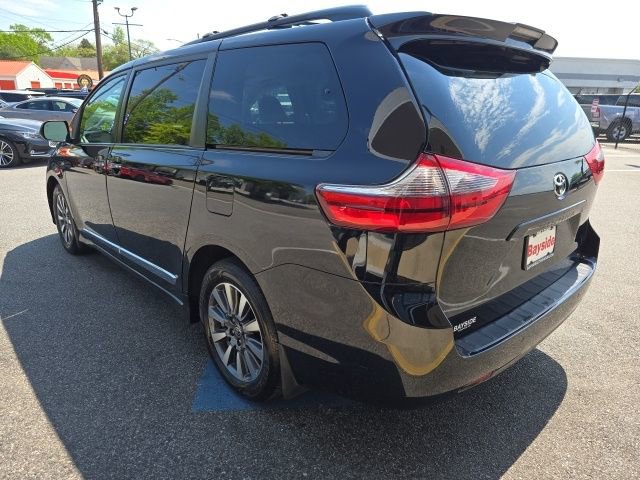 Used 2020 Toyota Sienna XLE w/ XLE Navigation Package AWD/4WD image 38