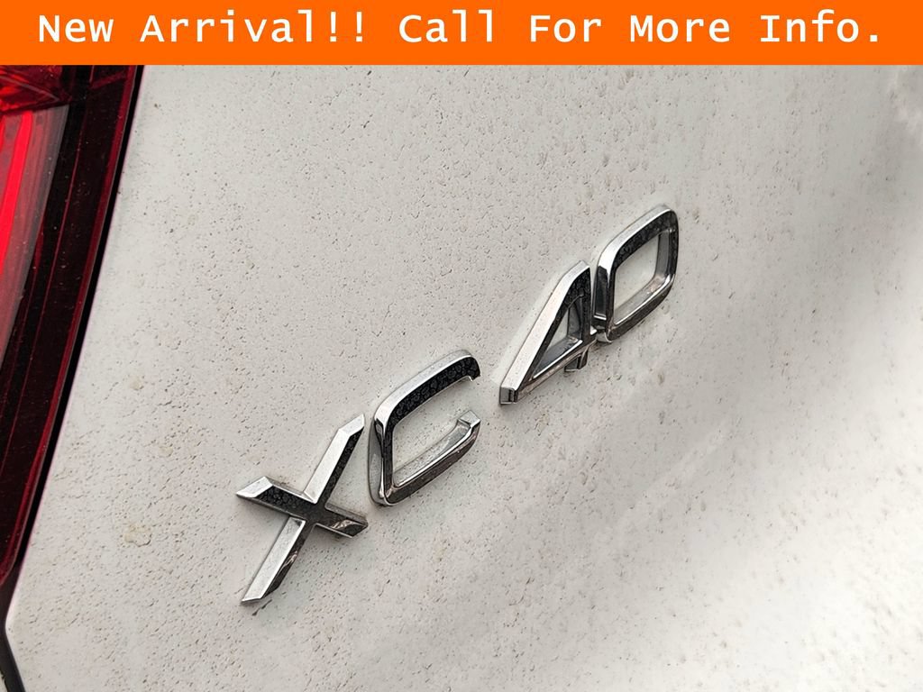 Used 2023 Volvo XC40 B5 Plus w/ Protection Package Premier AWD/4WD image 7