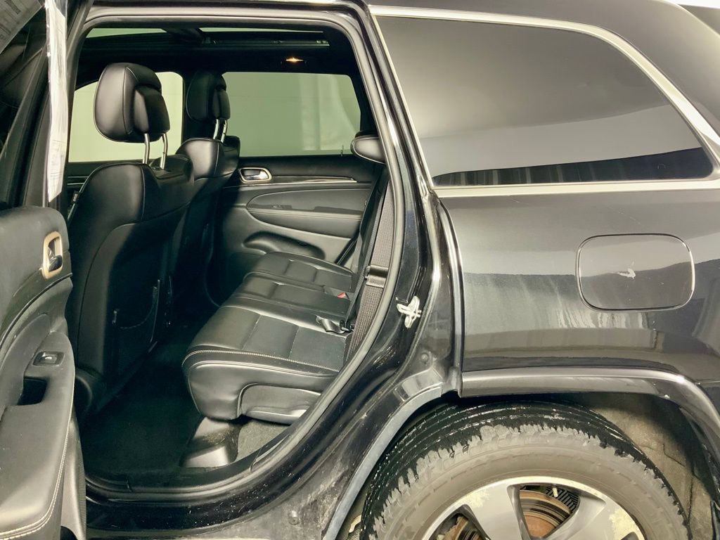 Used 2015 Jeep Grand Cherokee Overland w/ Advanced Technology Group image 26