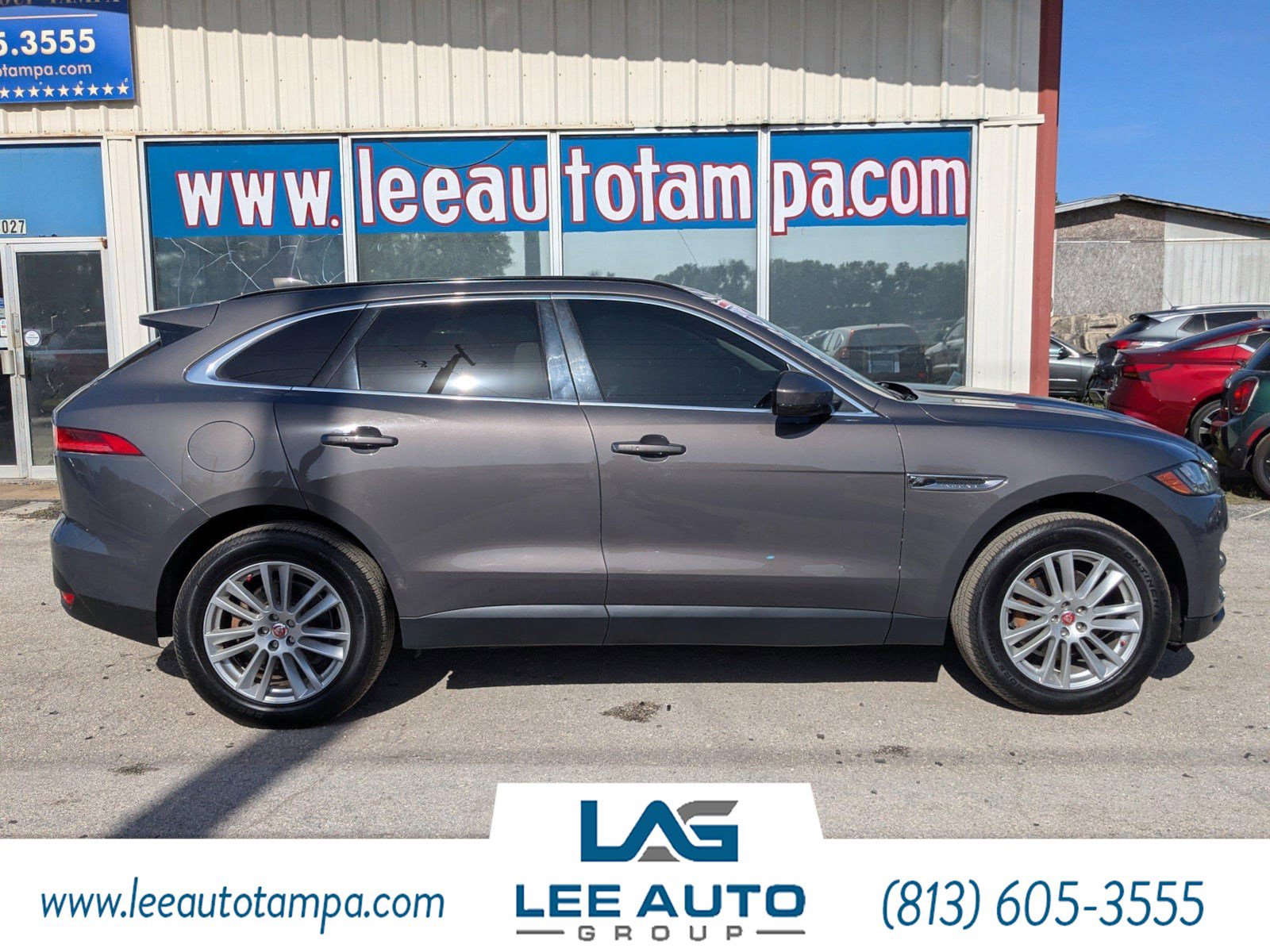 Used 2017 Jaguar F-PACE Prestige image 2
