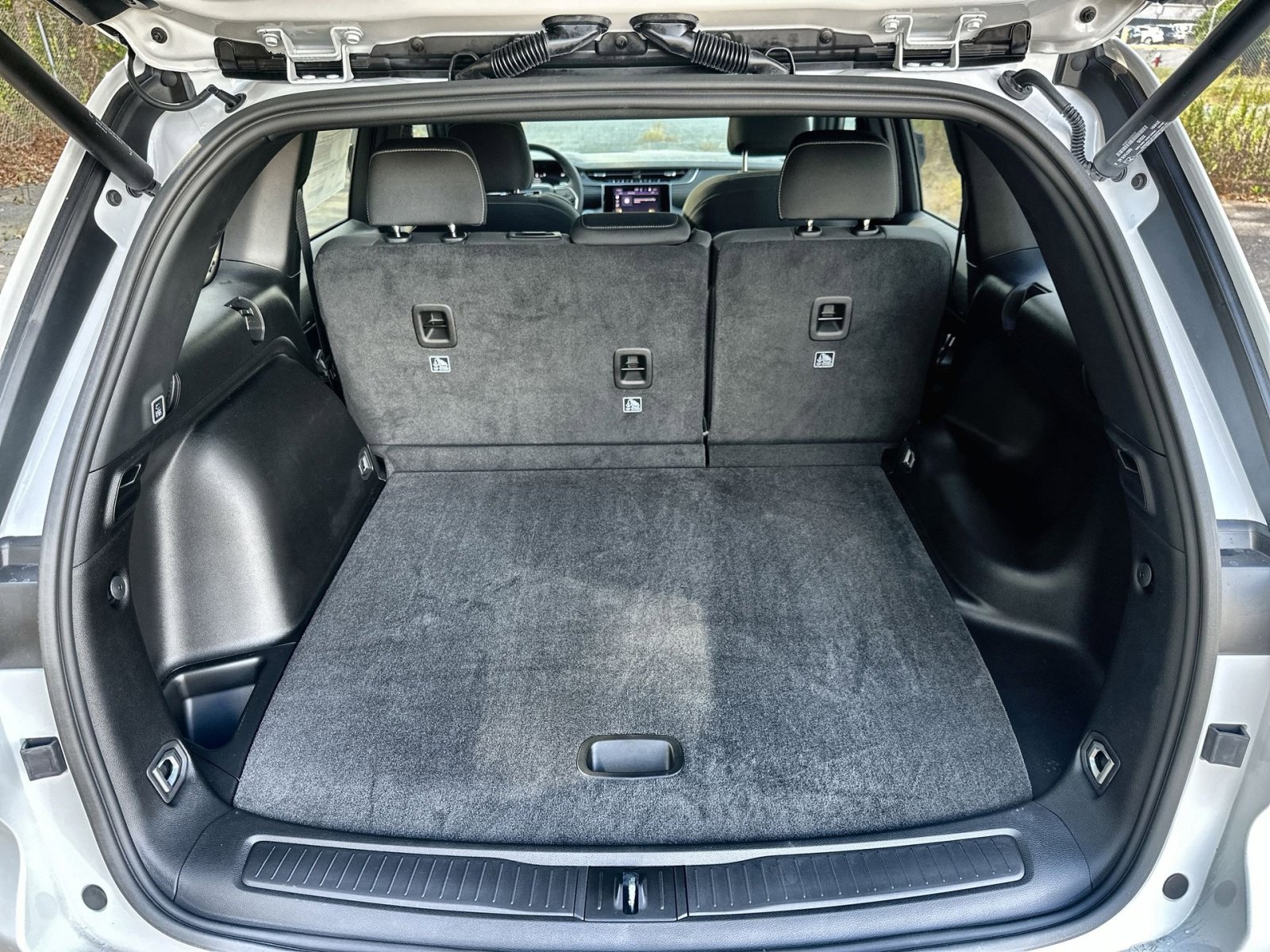 New 2025 Jeep Grand Cherokee Laredo w/ Luxury Tech Group I image 25