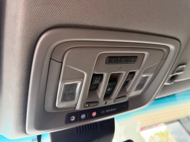 Used 2022 GMC Sierra 1500 SLT w/ SLT Premium Plus Package AWD/4WD image 22