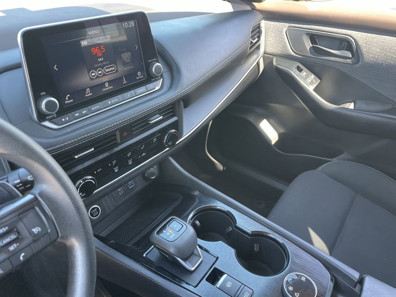 Used 2023 Nissan Rogue S image 24