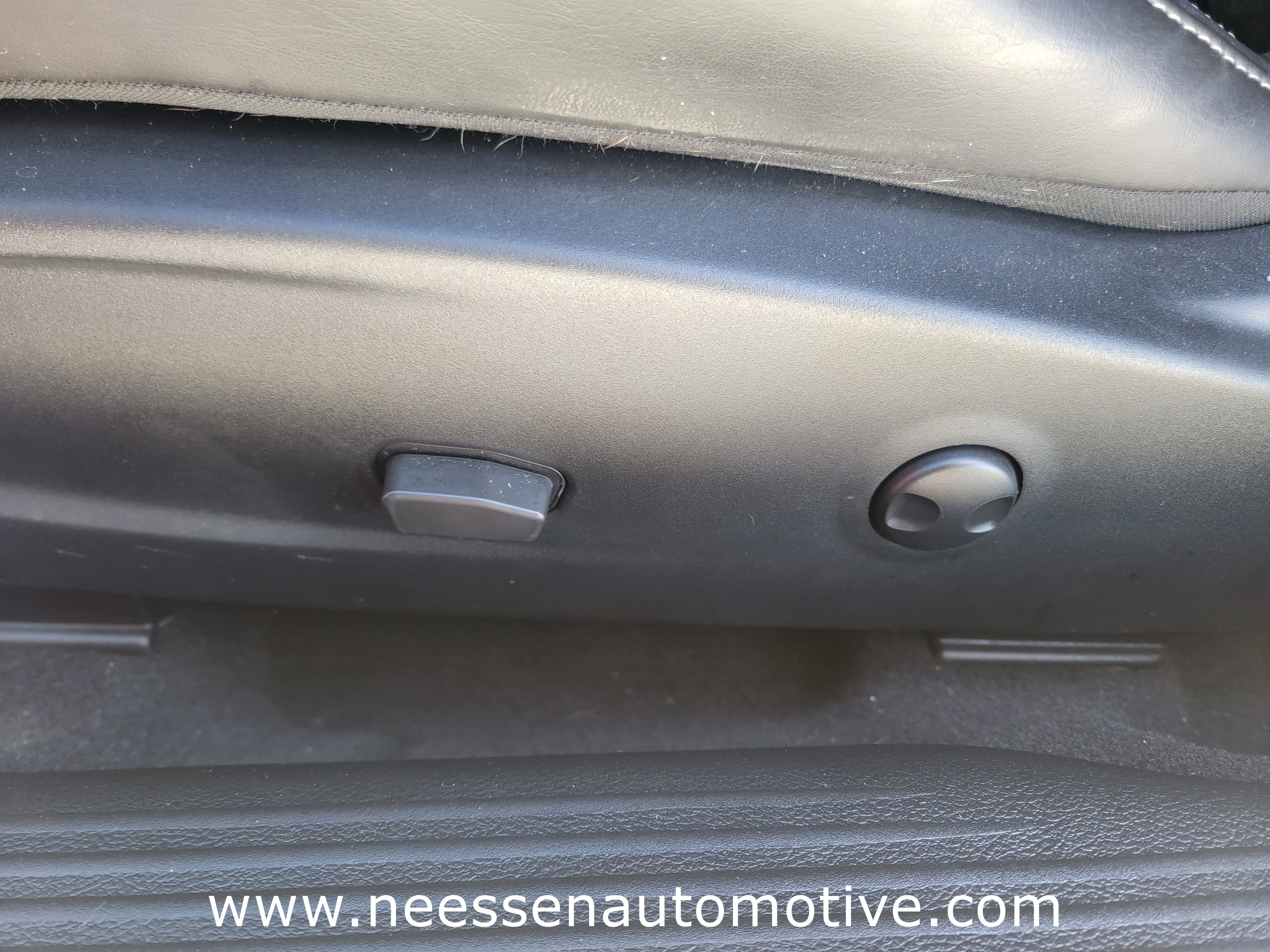 Used 2022 Dodge Challenger R/T w/ Plus Package image 12