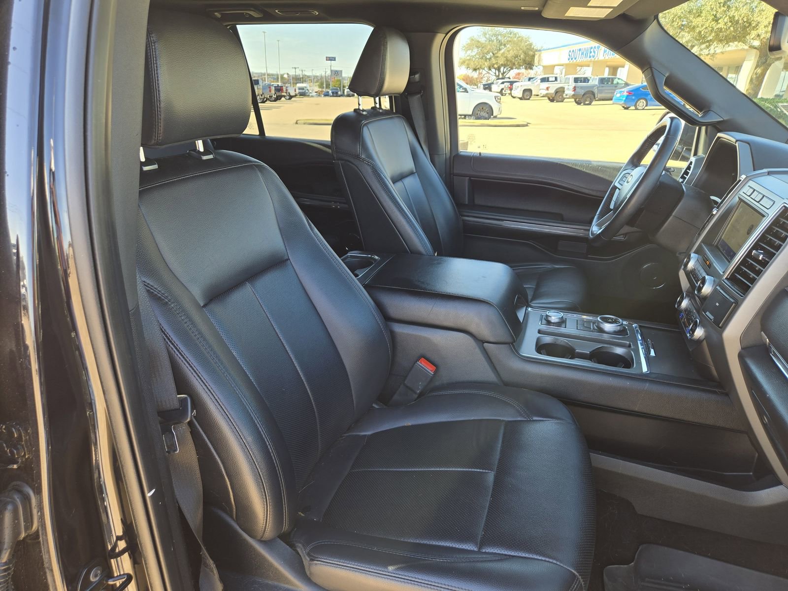 Used 2021 Ford Expedition XLT image 25