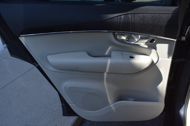 Used 2020 Volvo XC90 T6 Momentum w/ Protection Package Premier AWD/4WD image 36