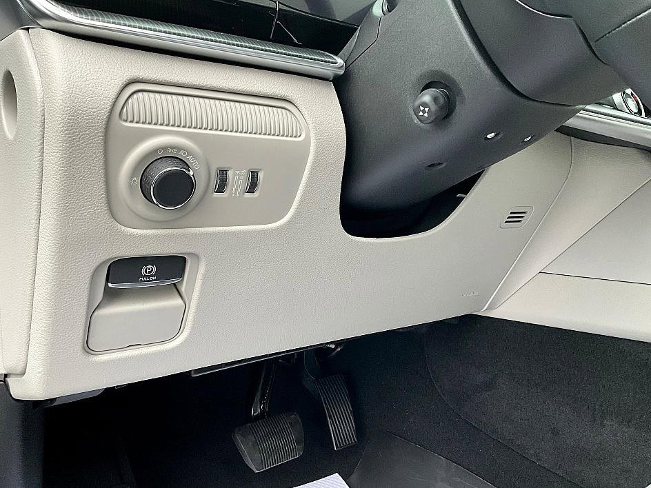 New 2026 Jeep Grand Wagoneer L Summit image 20