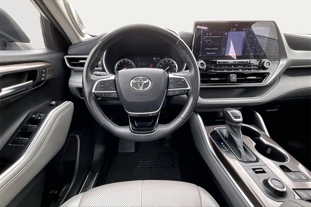 Used 2021 Toyota Highlander Platinum image 5