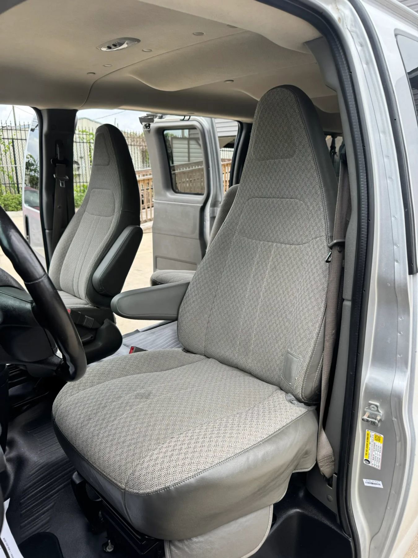 Used 2017 Chevrolet Express 3500 LT w/ LT Preferred Equipment Group image 23