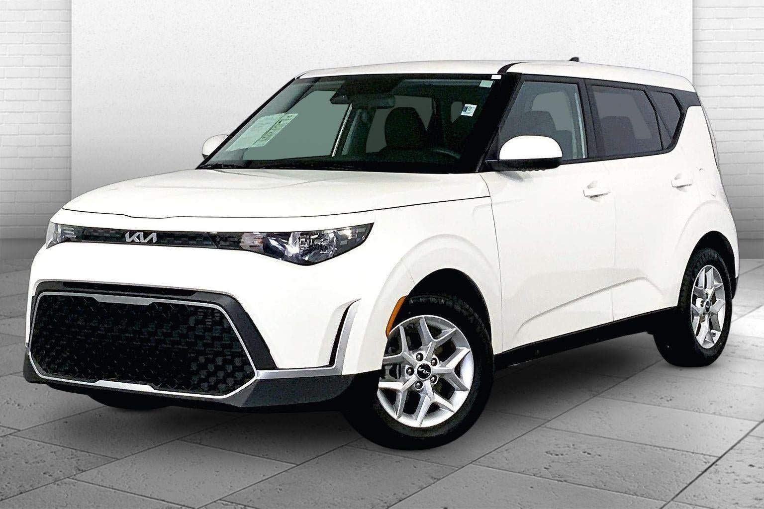 Certified 2025 Kia Soul LX FWD image 12