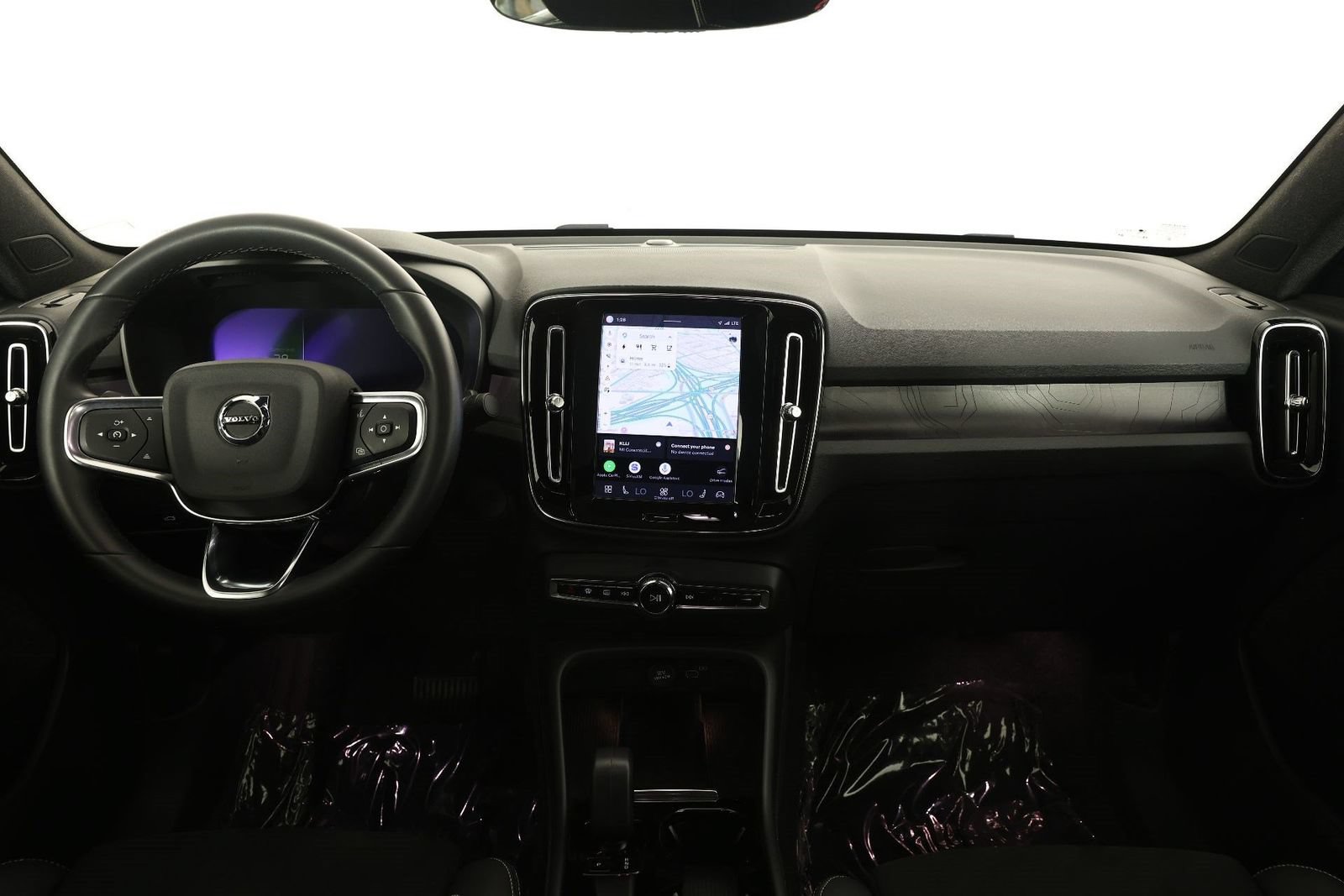 Certified 2023 Volvo C40 P8 Recharge Plus w/ Protection Package Premier AWD/4WD image 7