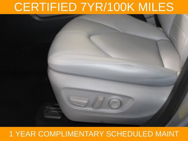 Used 2022 Toyota Highlander XLE FWD image 16