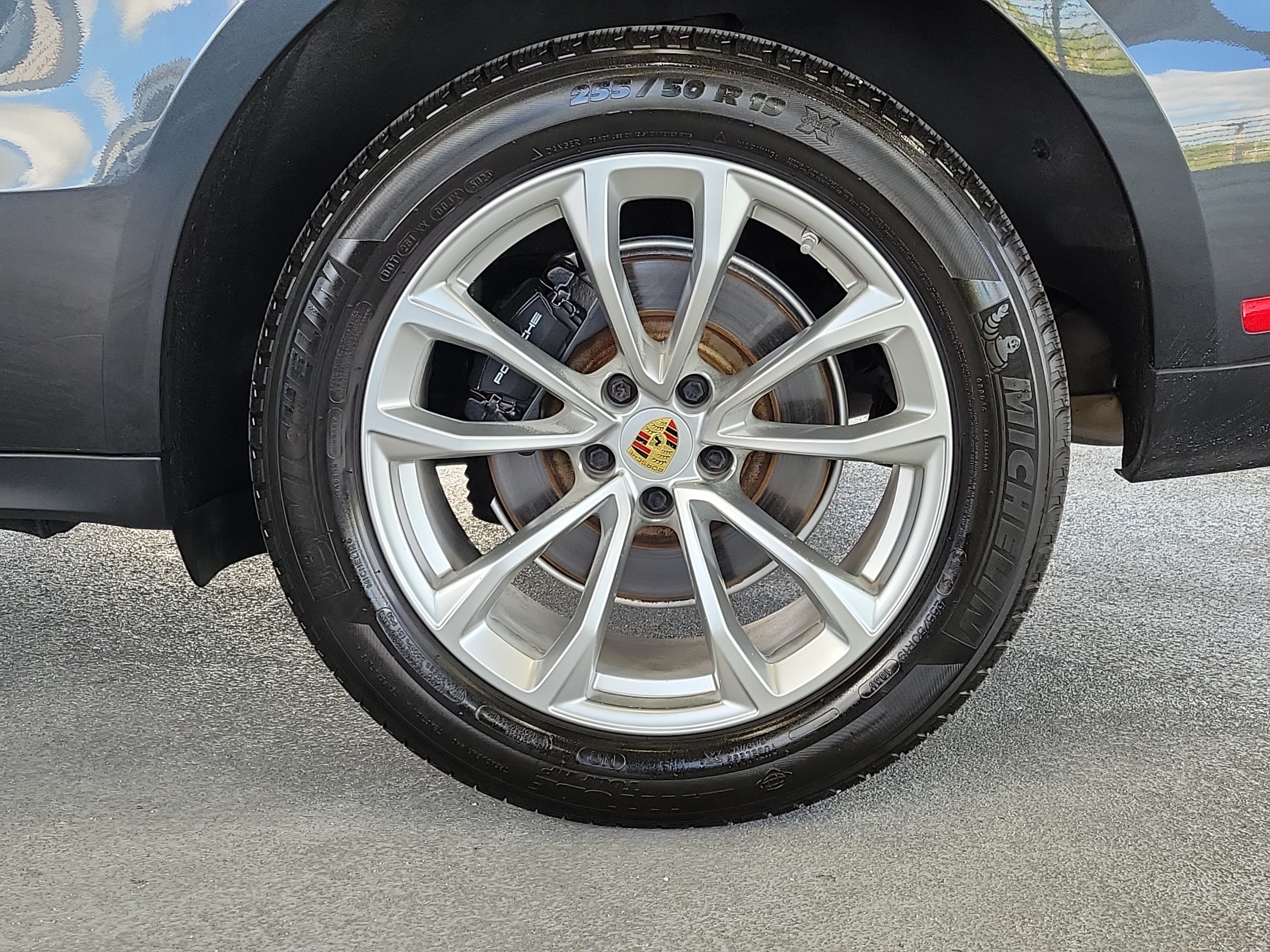 Used 2023 Porsche Macan Turbo AWD/4WD image 5