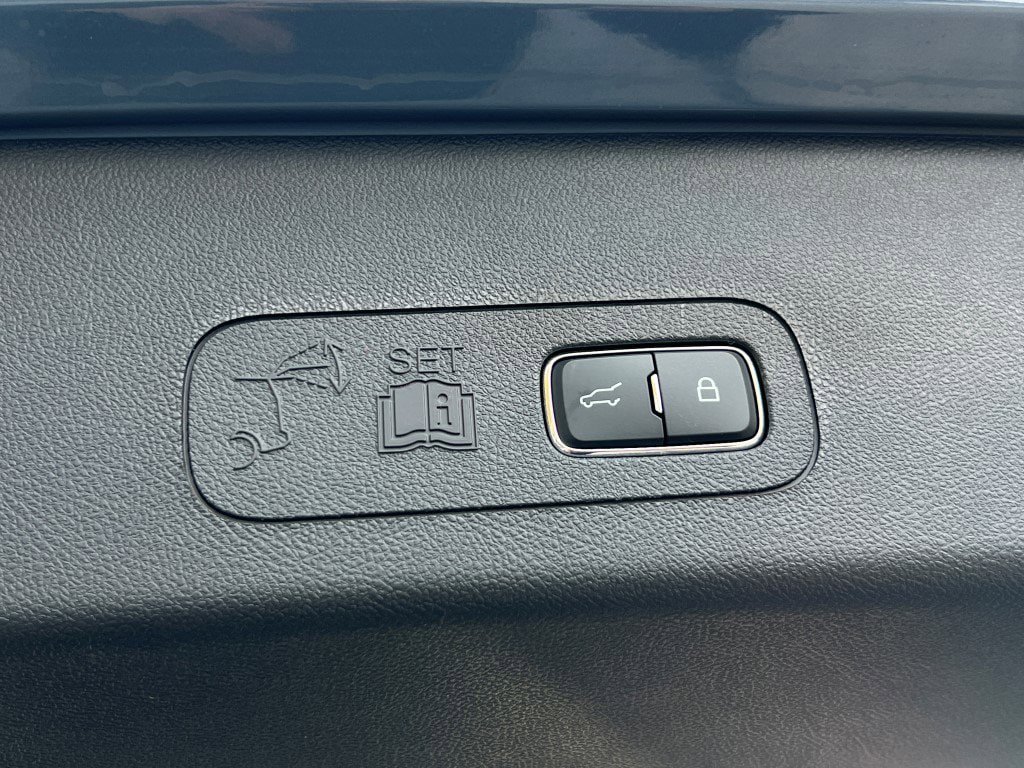 New 2026 Lincoln Aviator AWD w/ Jet Appearance Package image 14