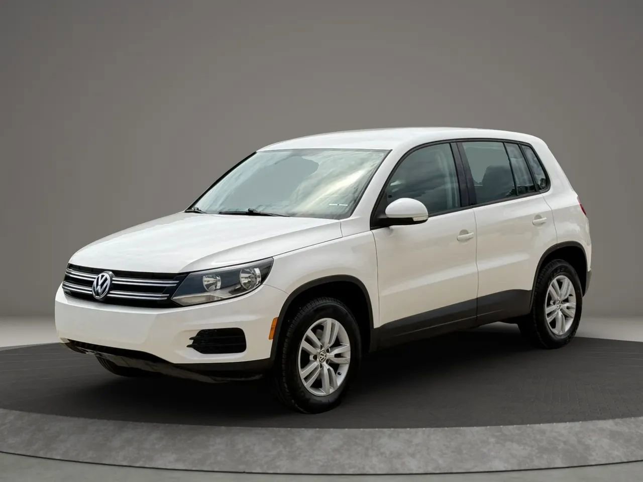 Used 2014 Volkswagen Tiguan S FWD image 7