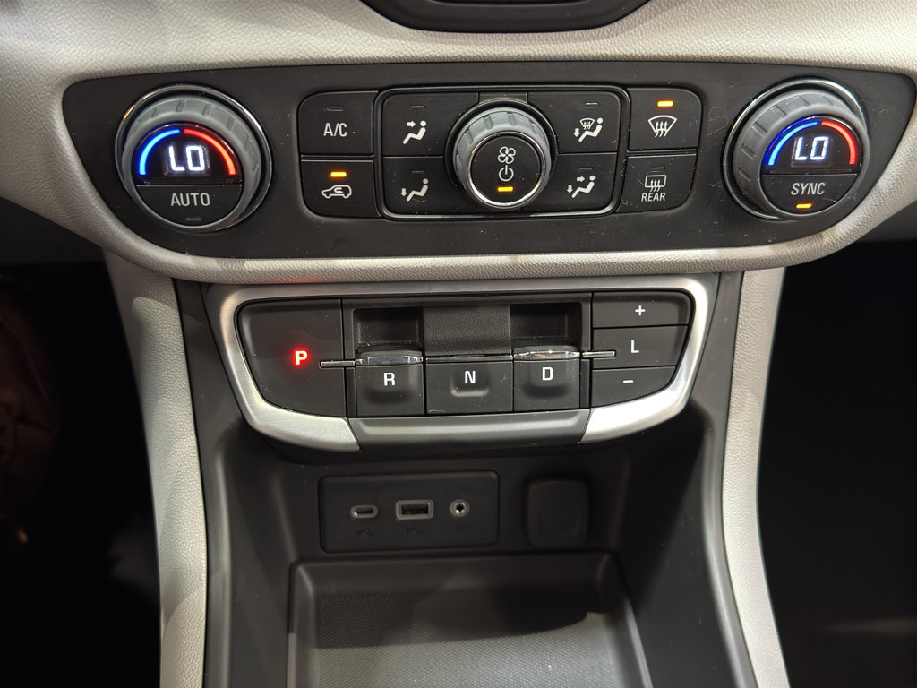 Used 2023 GMC Terrain SLE w/ Driver Convenience Package FWD image 30