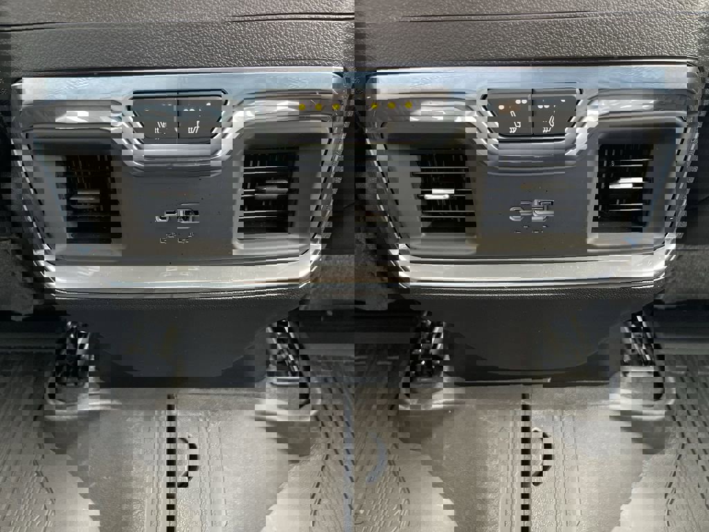 New 2026 GMC Sierra 3500 SLT w/ SLT Premium Package image 22