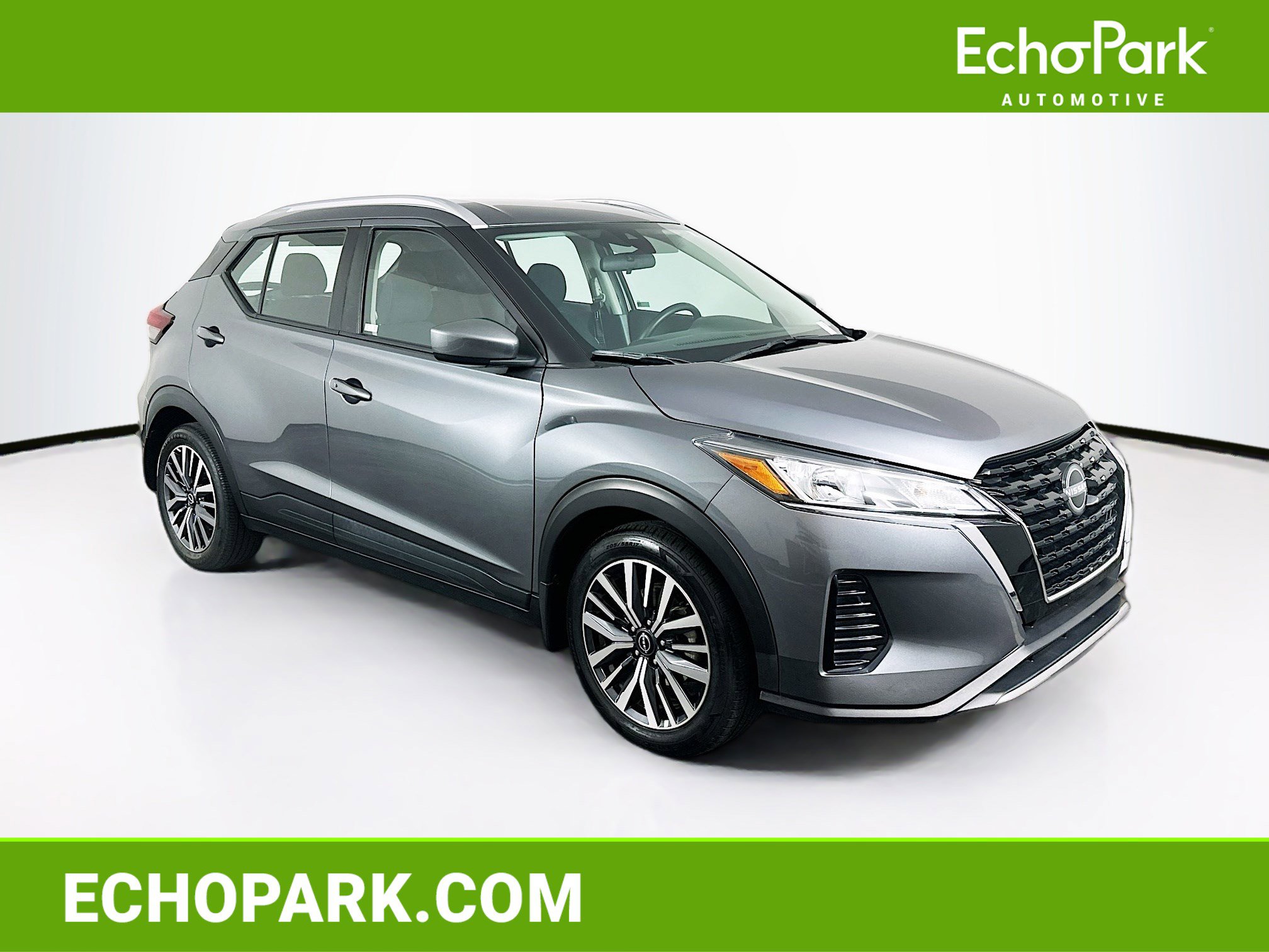 Used 2023 Nissan Kicks SV image 1