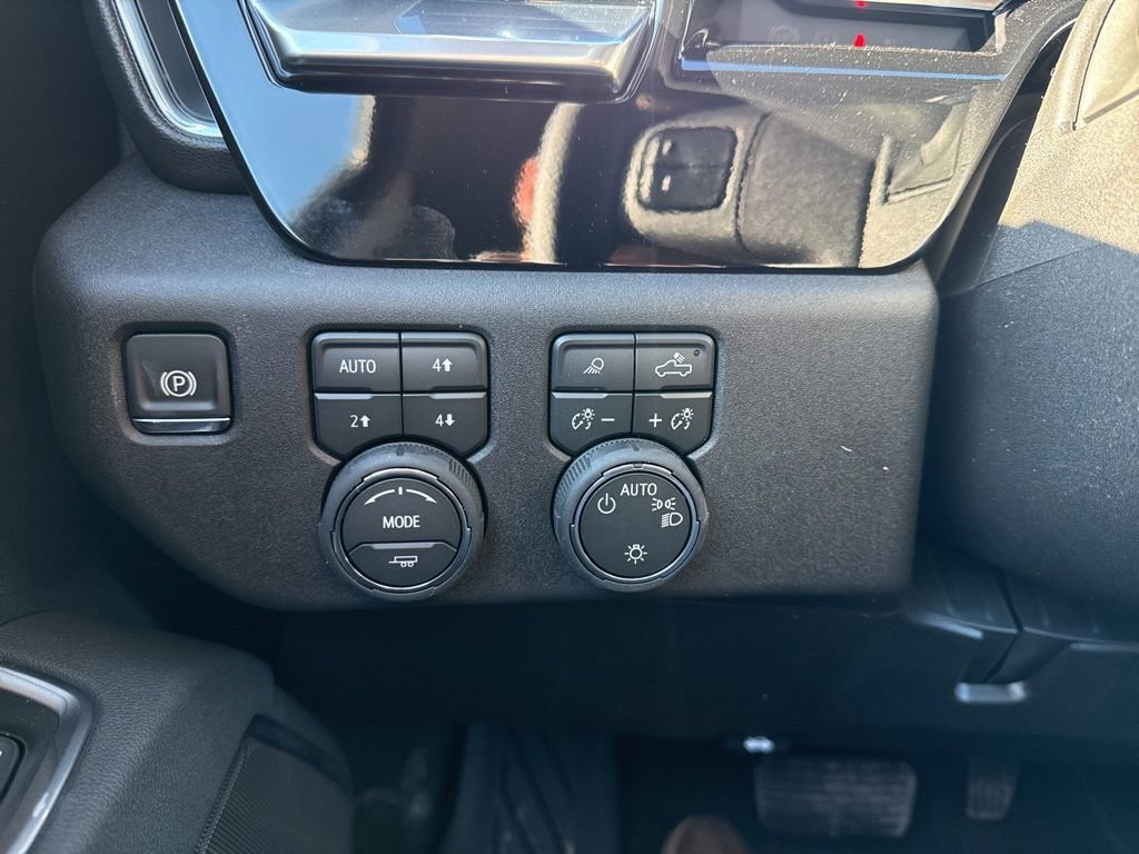 New 2026 Chevrolet Silverado 1500 LT w/ Z71 Off-Road Package image 13