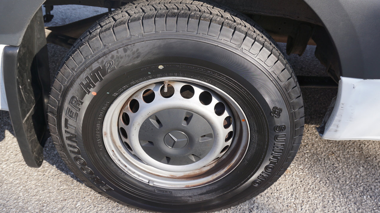 Used 2020 Mercedes-Benz Sprinter 2500 w/ Driver Convenience Package image 19