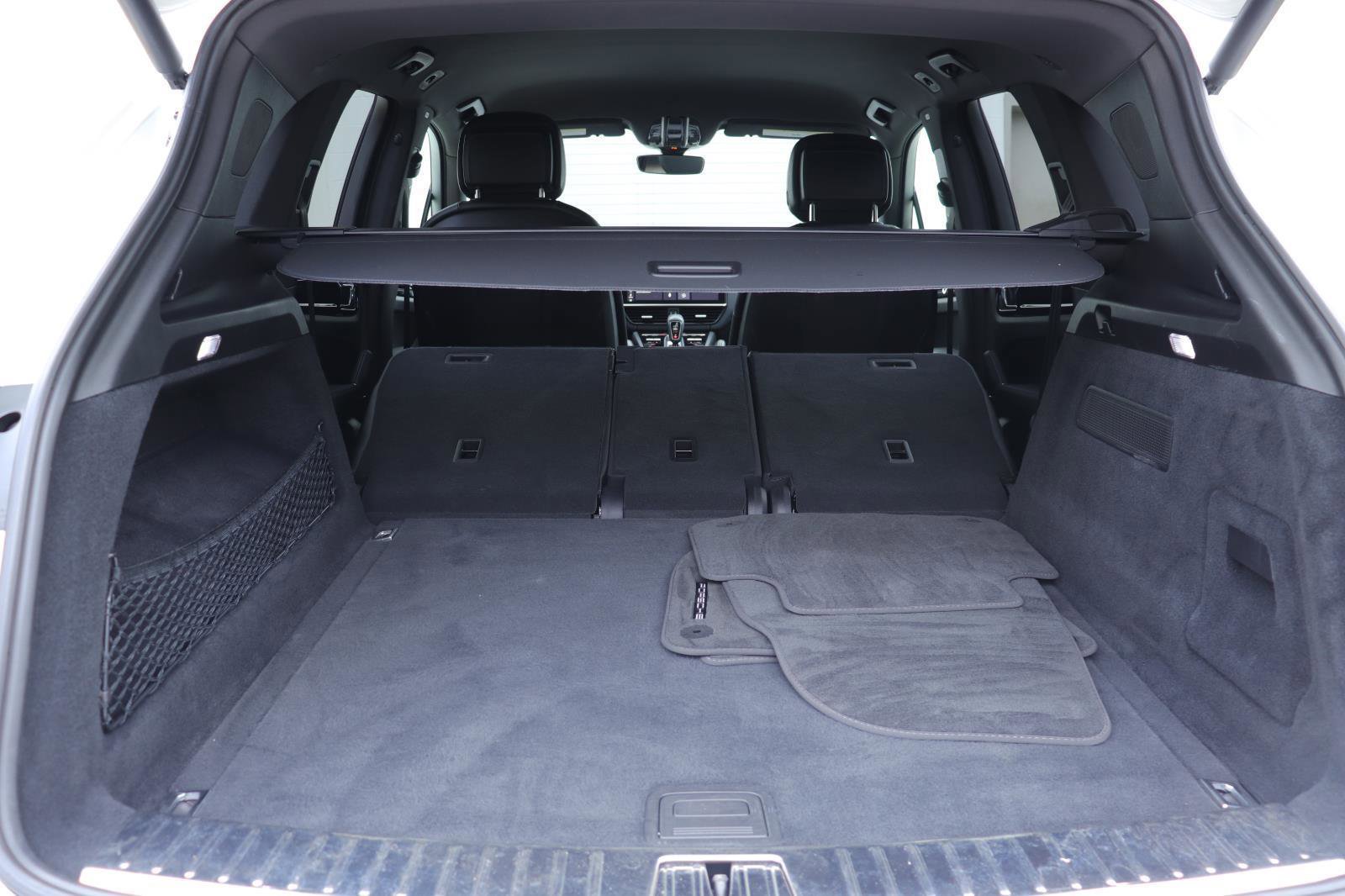 Used 2021 Porsche Cayenne image 16