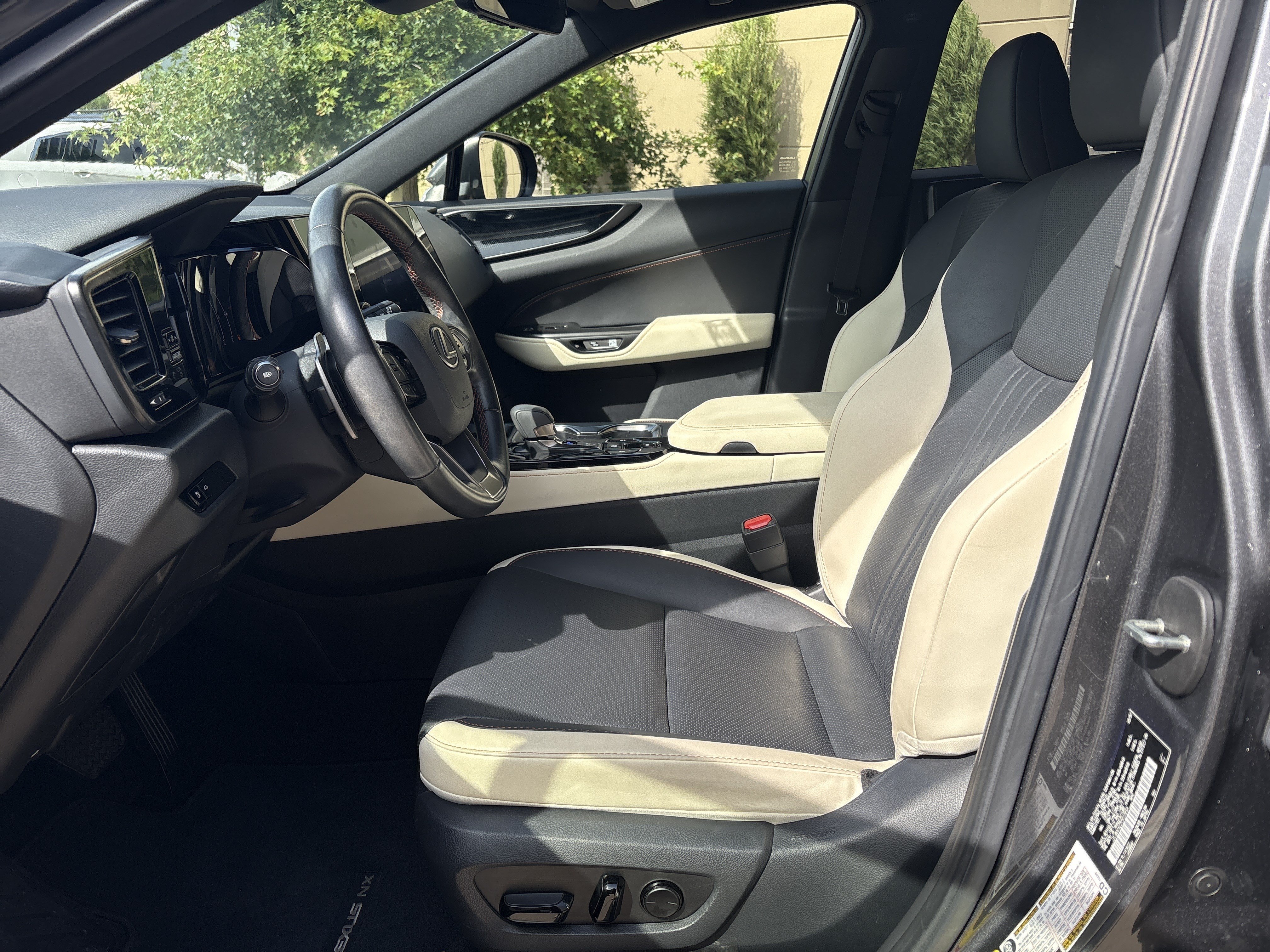 Used 2023 Lexus NX 250 FWD w/ Towing Package (2000 Lbs) image 18