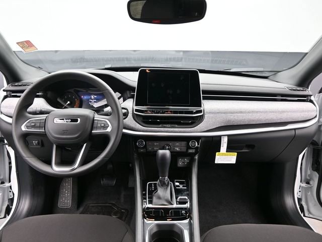 Used 2025 Jeep Compass Sport image 17