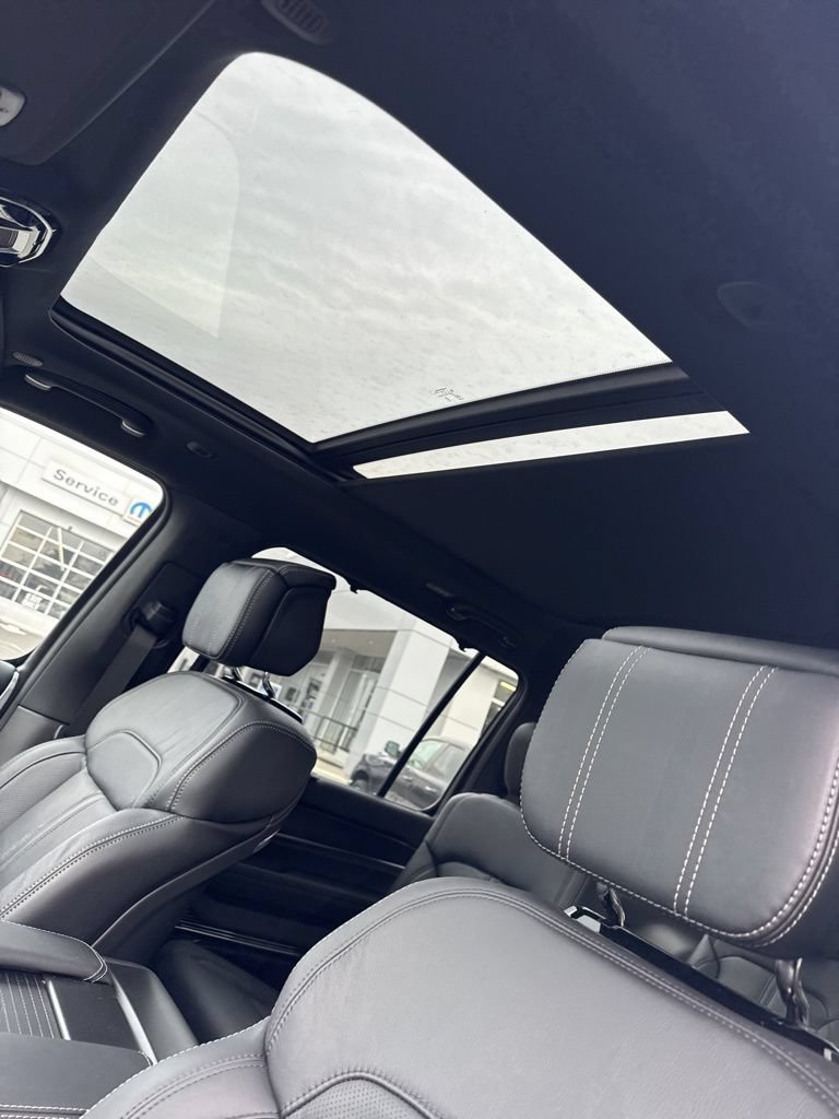 New 2026 Jeep Grand Wagoneer Summit w/ 8-Passenger Seating Package AWD/4WD image 12