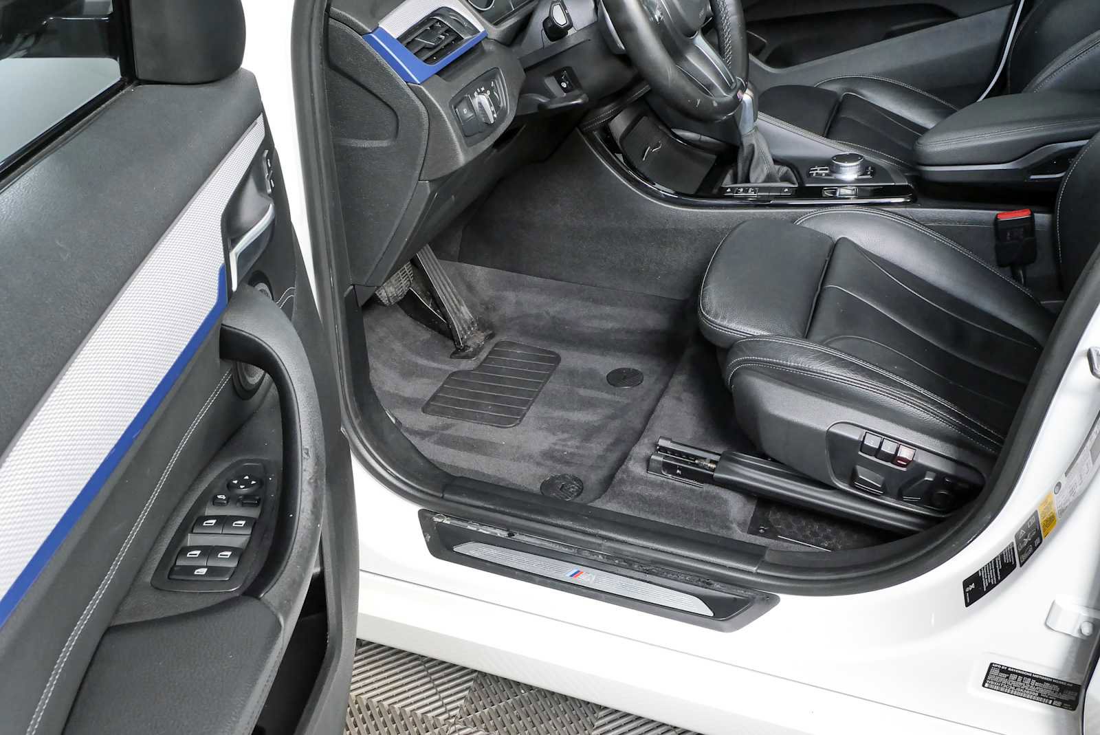 Used 2018 BMW X1 xDrive28i w/ M Sport Package AWD/4WD image 7