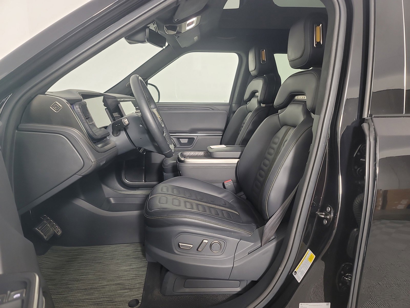 Used 2022 Rivian R1S Launch Edition image 20