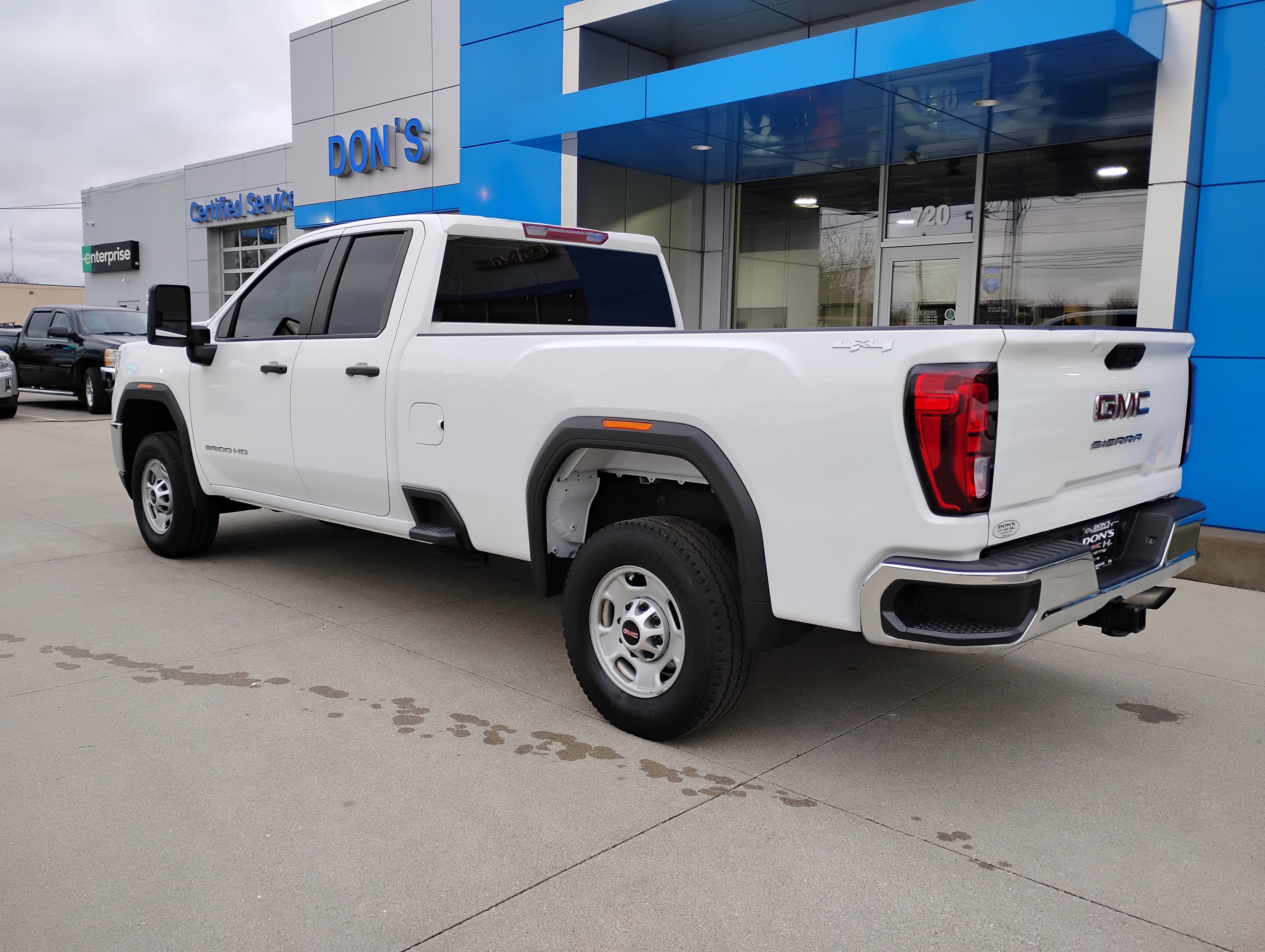 Used 2023 GMC Sierra 2500 Pro w/ Fleet Convenience Package image 2