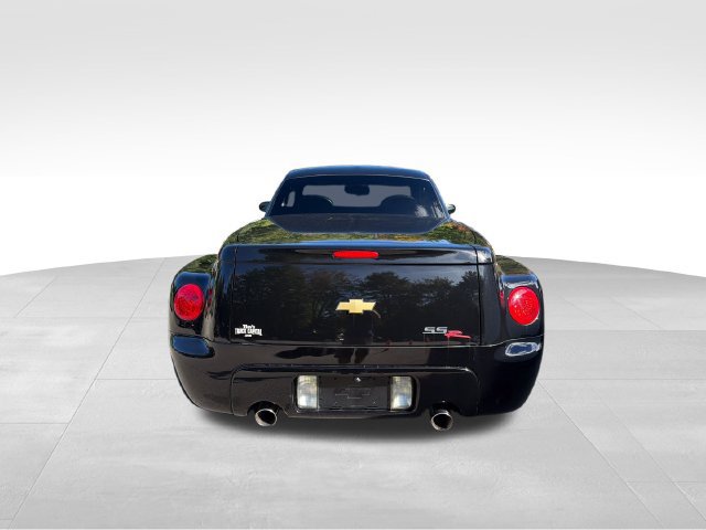 Used 2006 Chevrolet SSR w/ Preferred Equipment Group RWD image 4