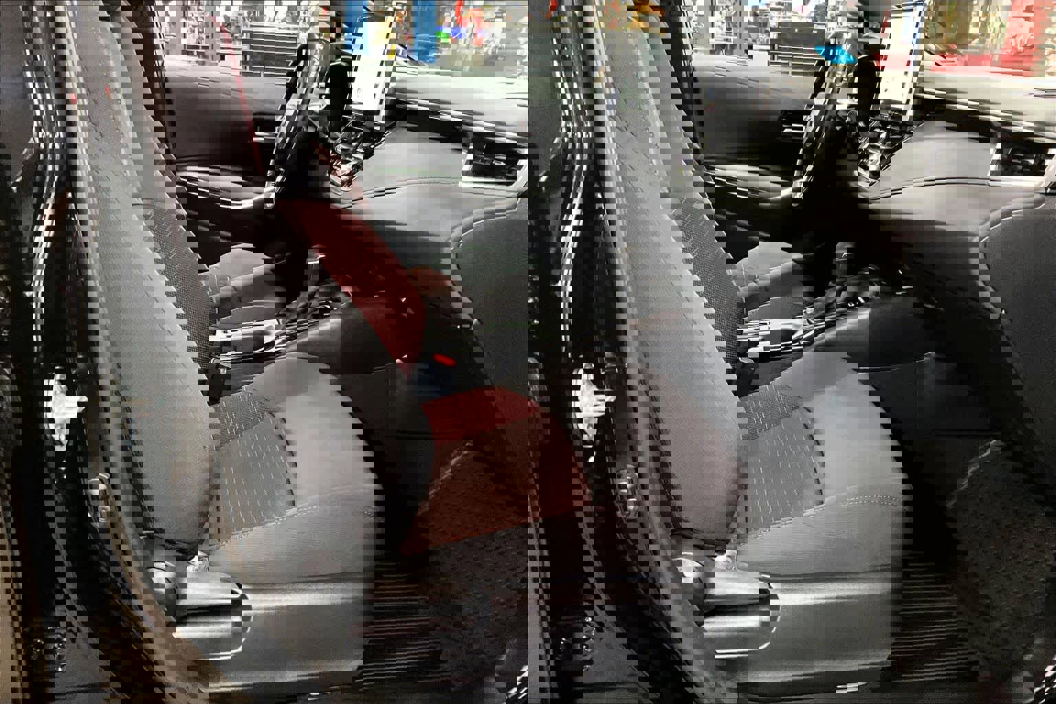 Certified 2025 Toyota Corolla SE image 7