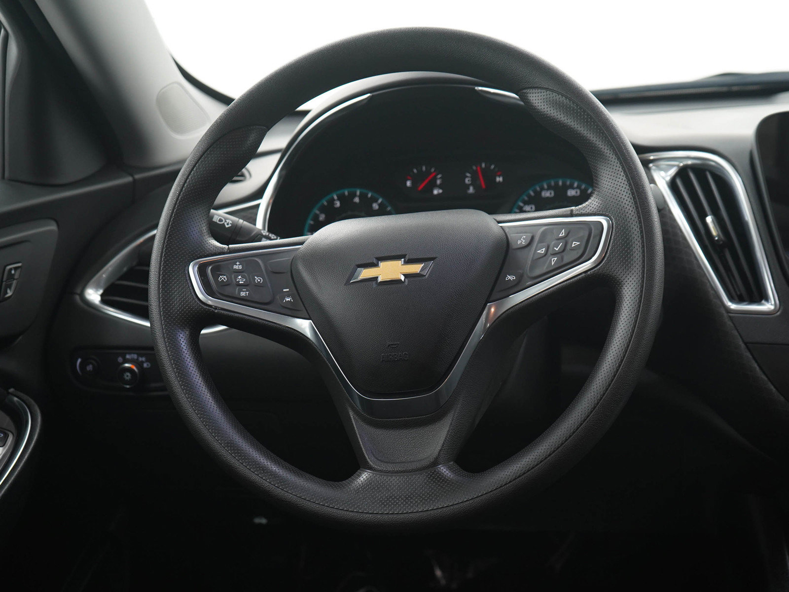 Used 2019 Chevrolet Malibu LT w/ Driver Confidence Package II FWD image 15