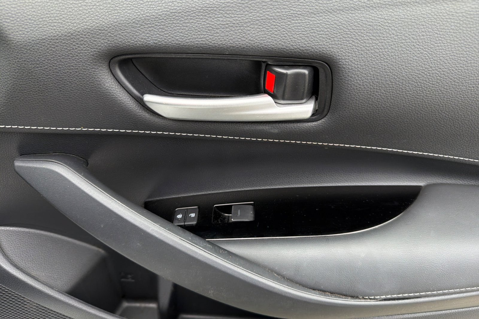Used 2021 Toyota Corolla SE w/ Carpet Mat Package (TMS) FWD image 19