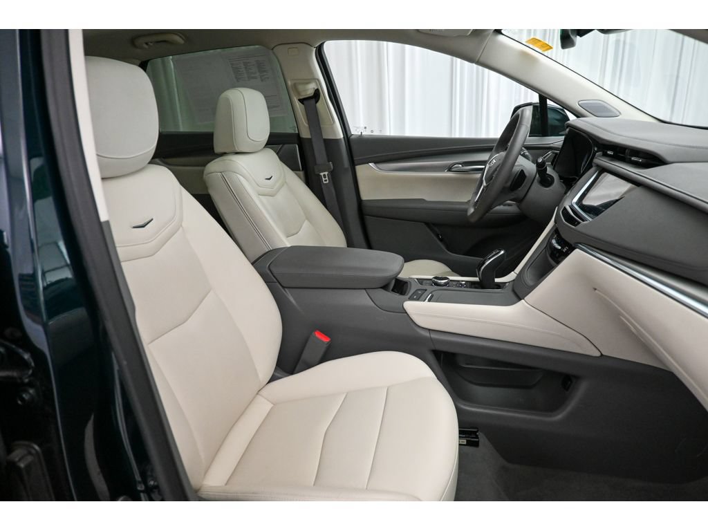 Certified 2025 Cadillac XT5 Premium Luxury AWD/4WD image 16